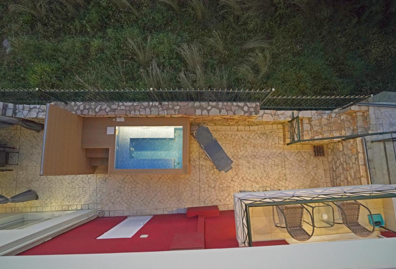 Semiramis Suites With Pool Kalamata Dış mekan fotoğraf