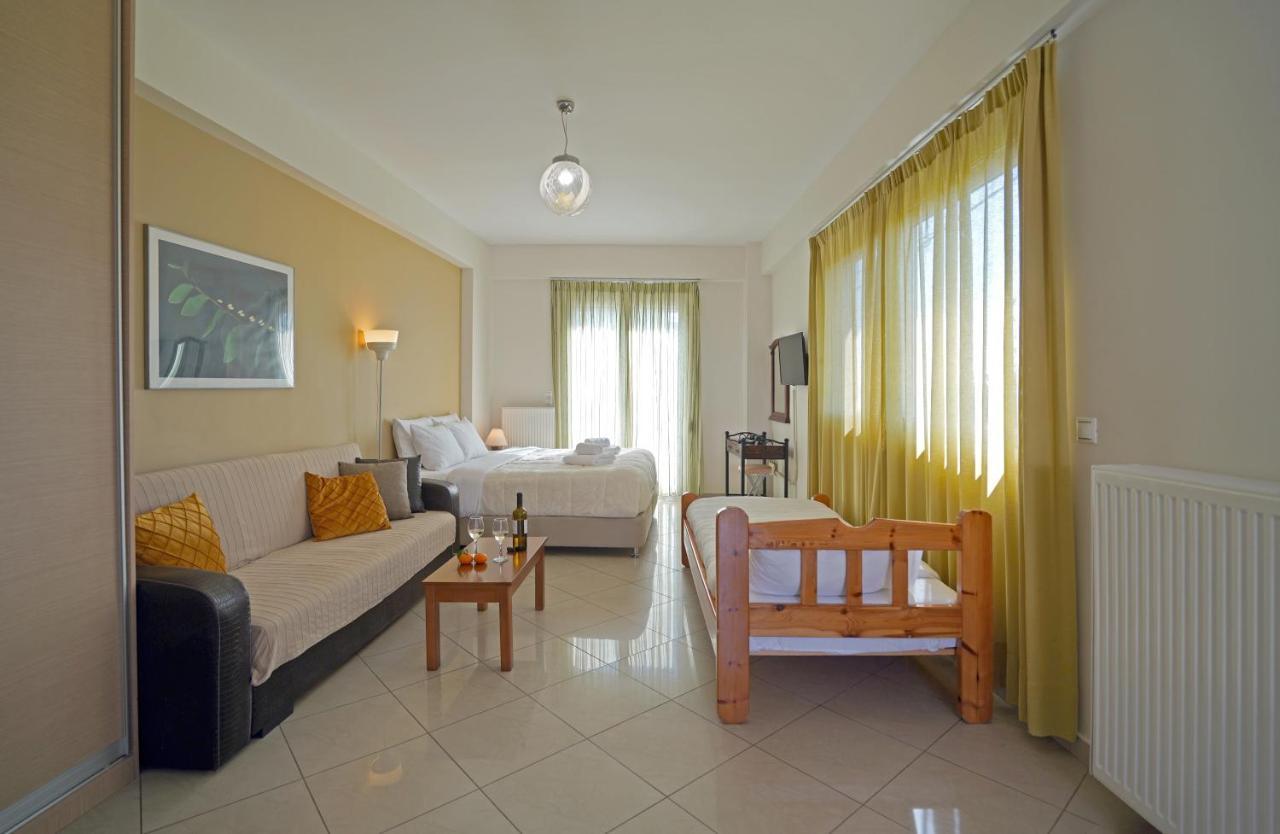 Semiramis Suites With Pool Kalamata Dış mekan fotoğraf