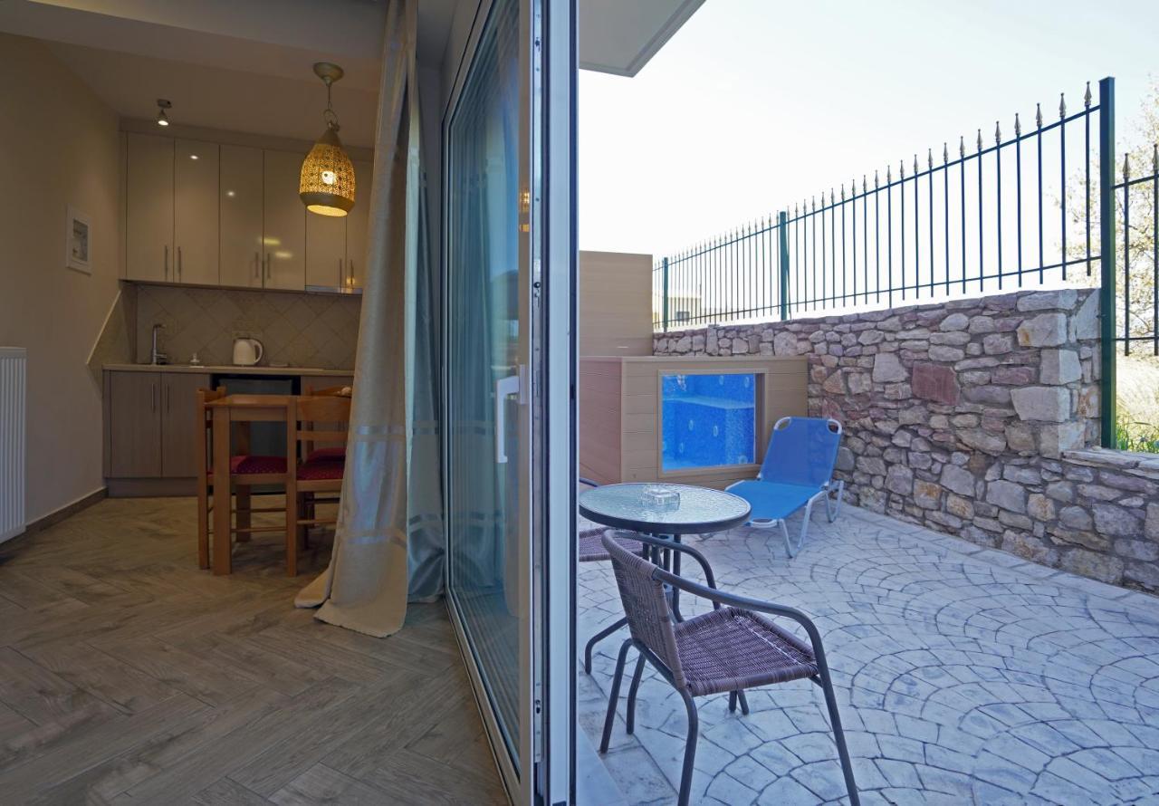 Semiramis Suites With Pool Kalamata Dış mekan fotoğraf
