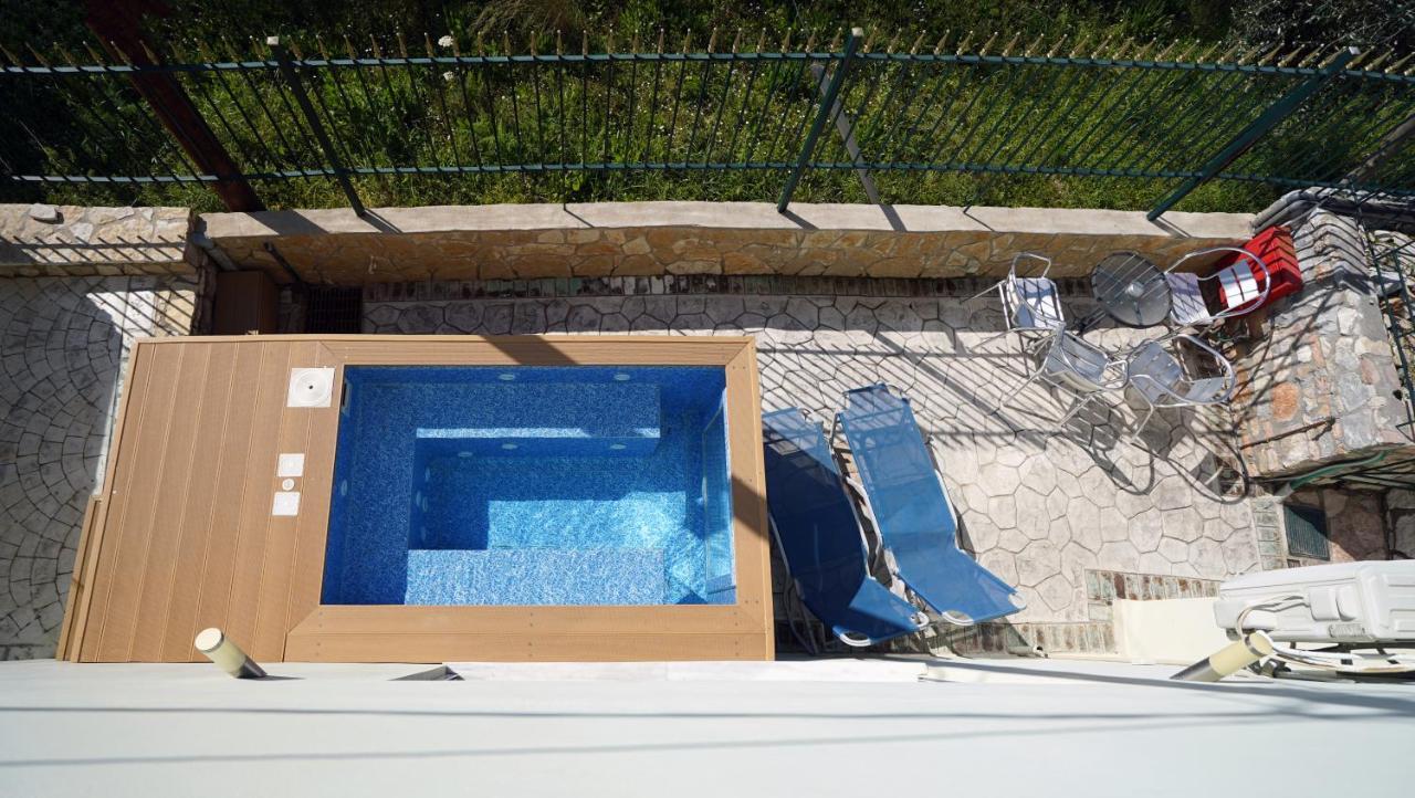 Semiramis Suites With Pool Kalamata Dış mekan fotoğraf