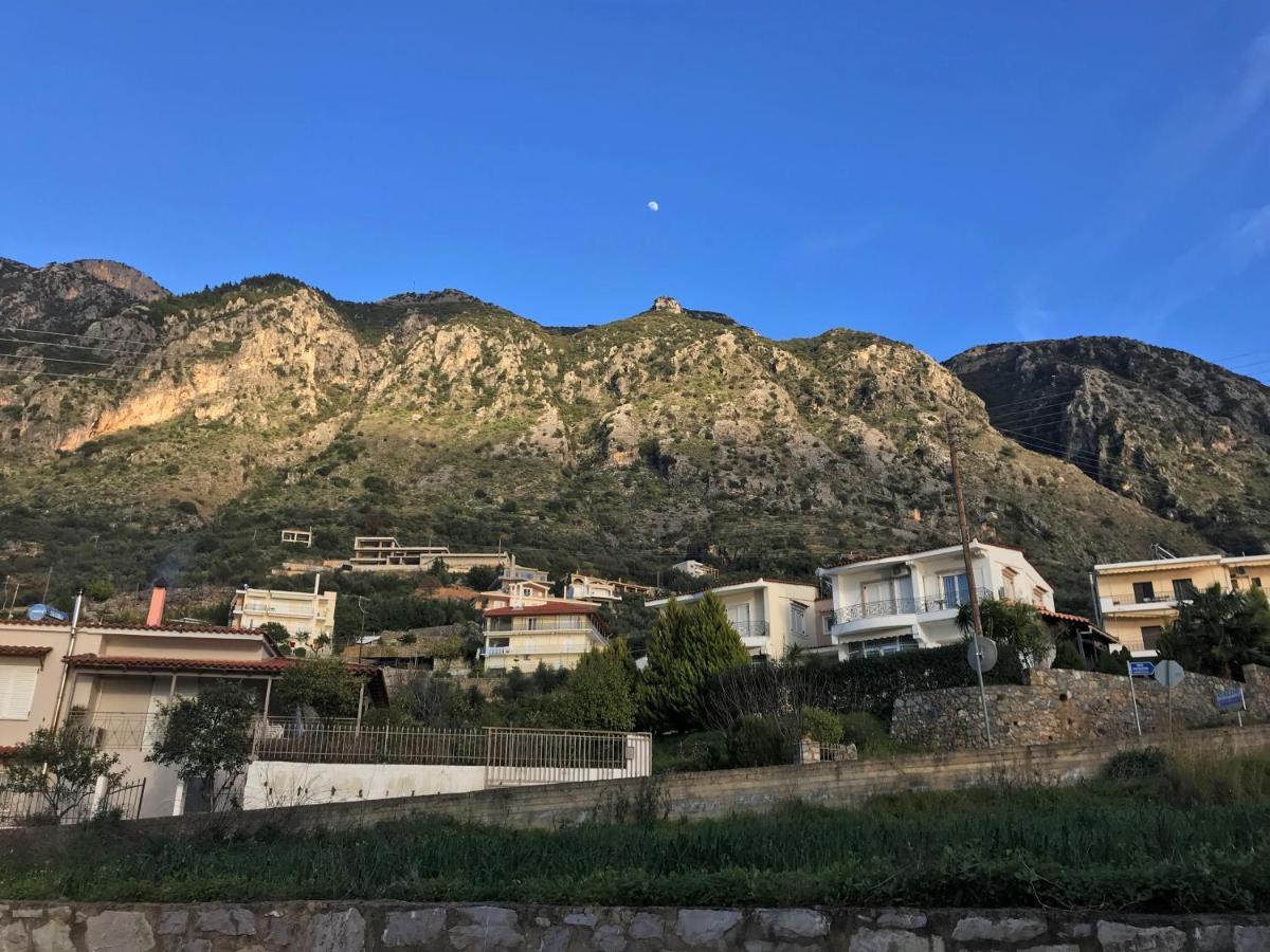 Semiramis Suites With Pool Kalamata Dış mekan fotoğraf