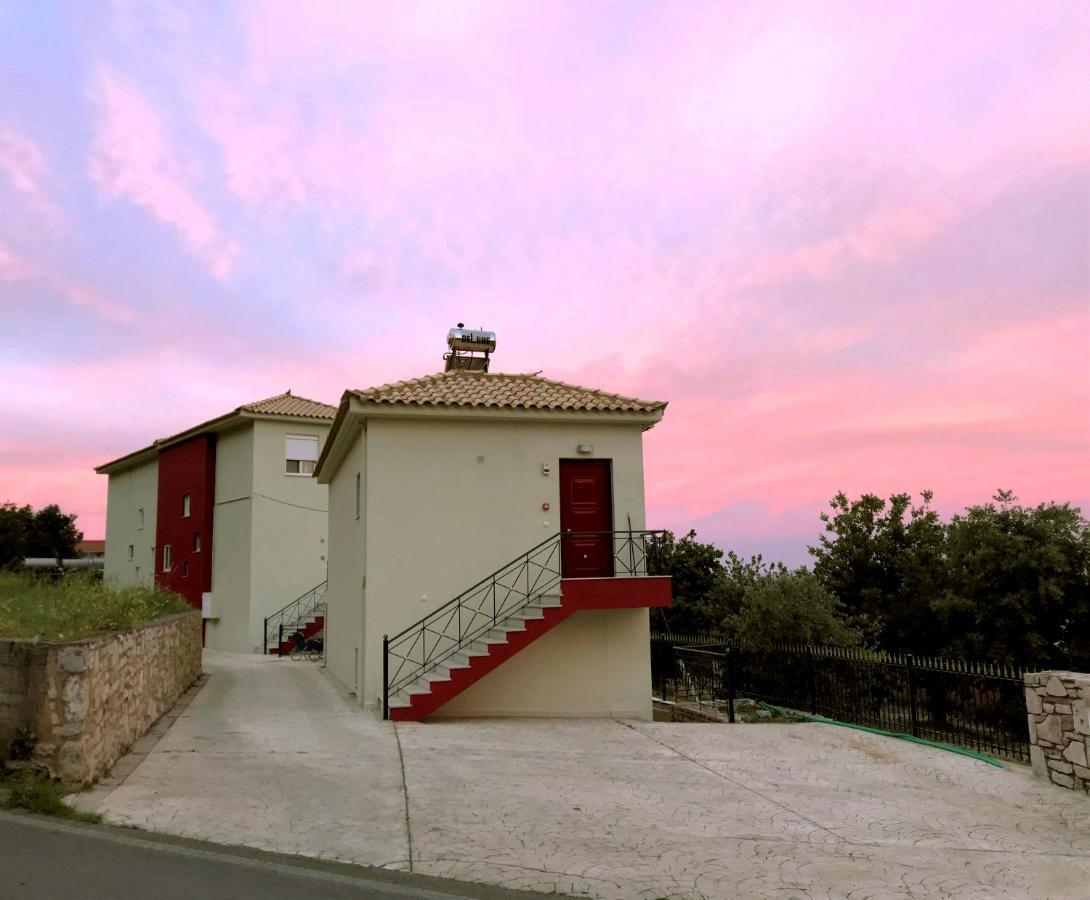 Semiramis Suites With Pool Kalamata Dış mekan fotoğraf