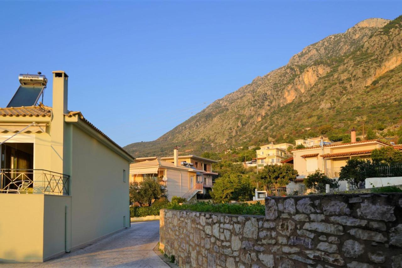 Semiramis Suites With Pool Kalamata Dış mekan fotoğraf