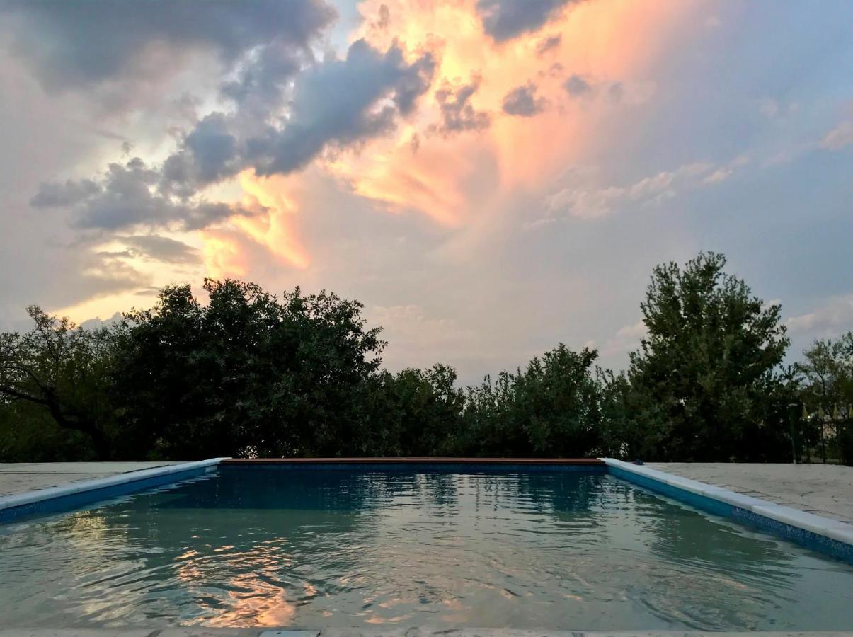 Semiramis Suites With Pool Kalamata Dış mekan fotoğraf