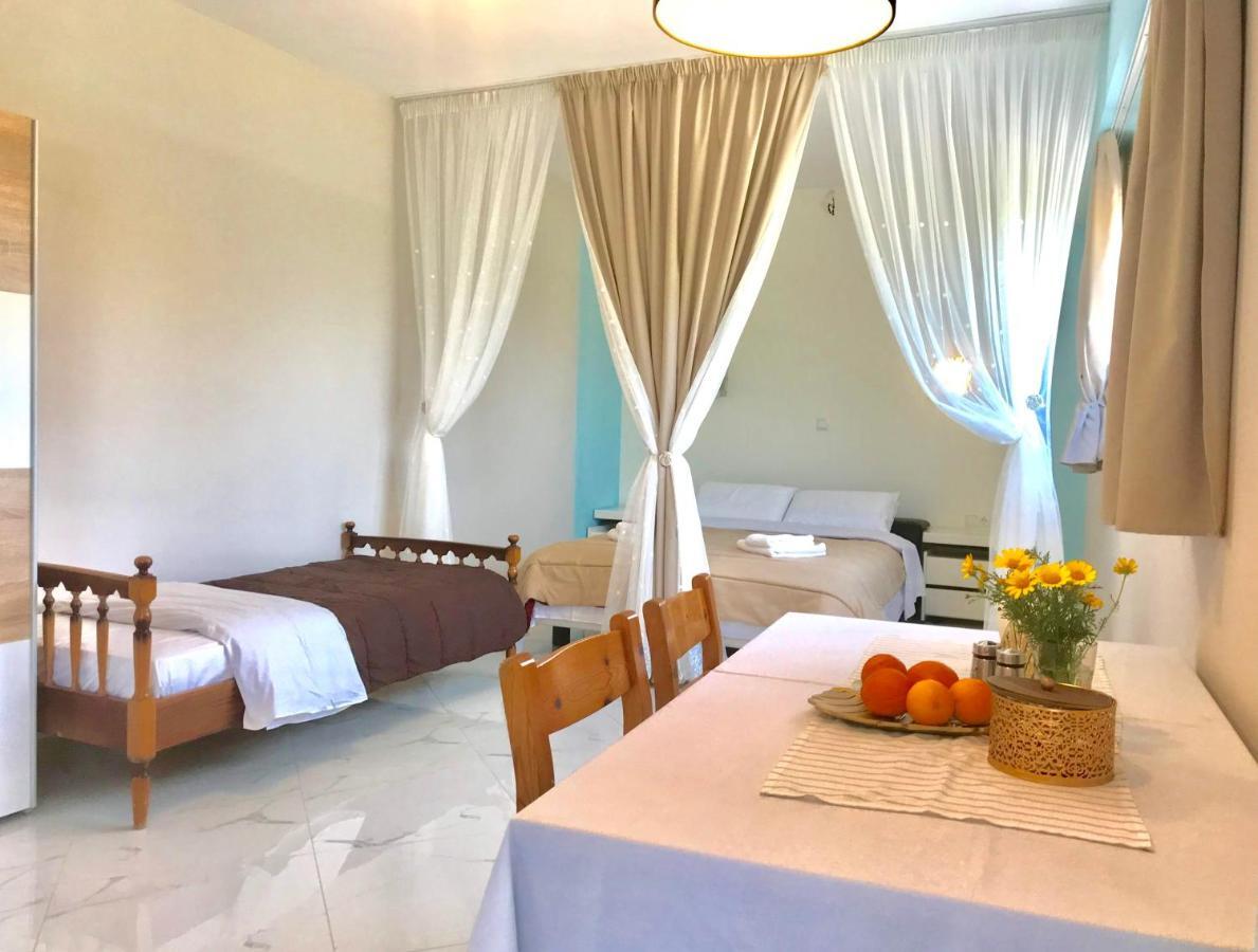 Semiramis Suites With Pool Kalamata Dış mekan fotoğraf